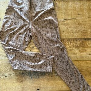 Athleta Tan Patterned Leggings 3/4 length